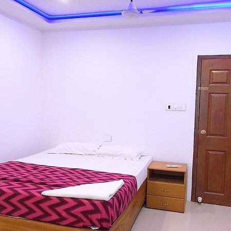 Hotel Phils' Residency&Banquets à Kochi Extérieur photo