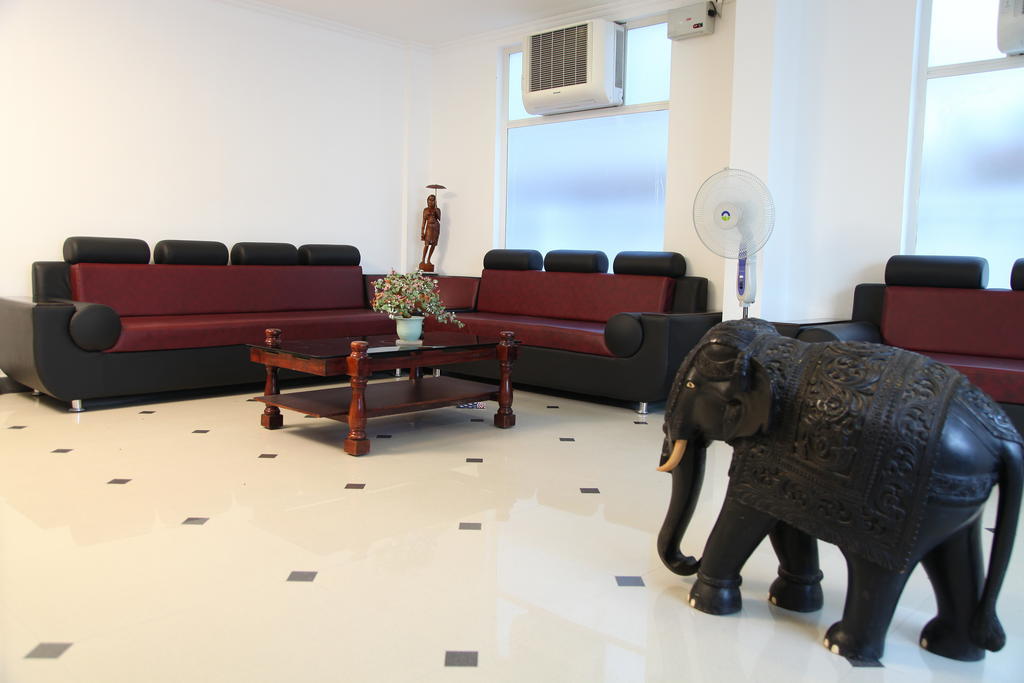 Hotel Phils' Residency&Banquets à Kochi Extérieur photo