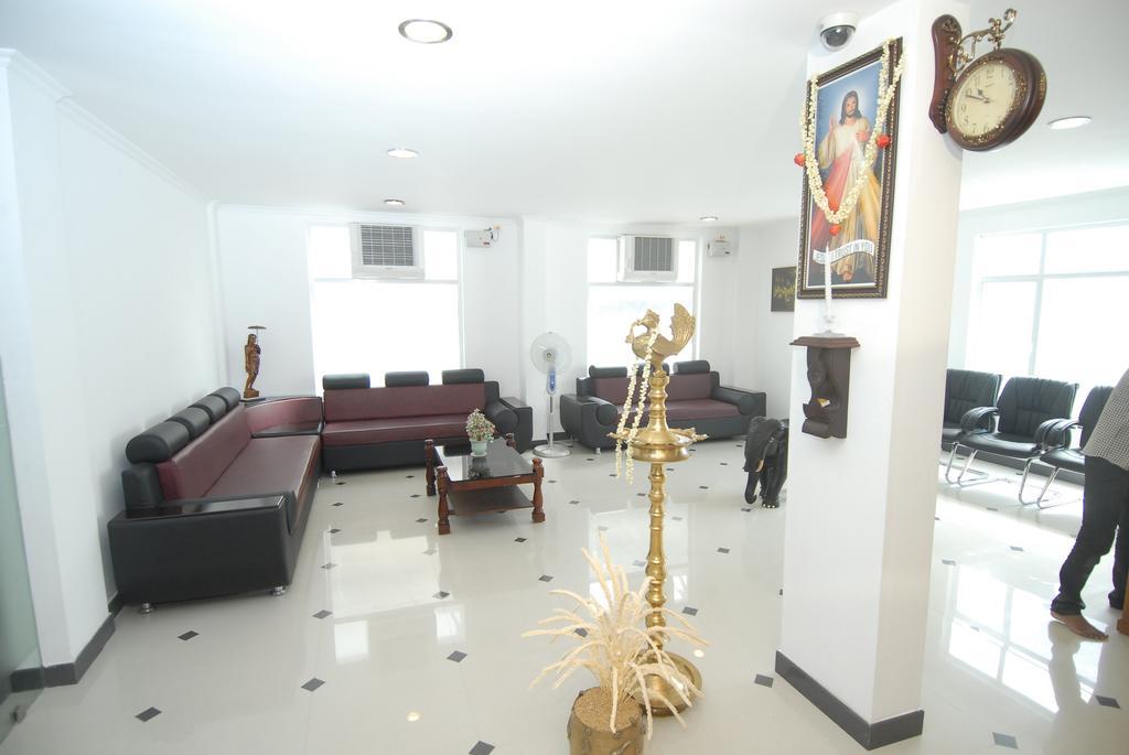 Hotel Phils' Residency&Banquets à Kochi Extérieur photo