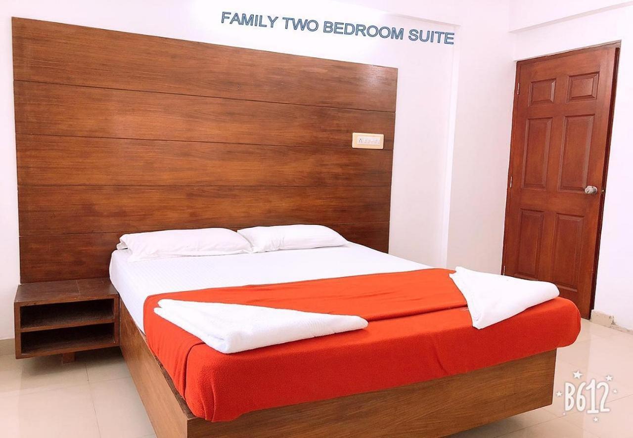 Hotel Phils' Residency&Banquets à Kochi Extérieur photo