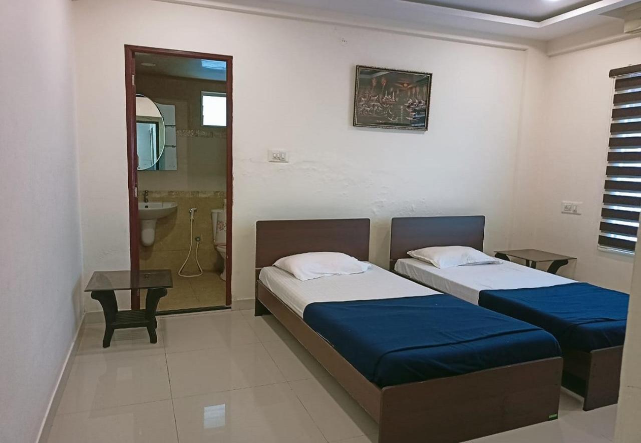 Hotel Phils' Residency&Banquets à Kochi Extérieur photo