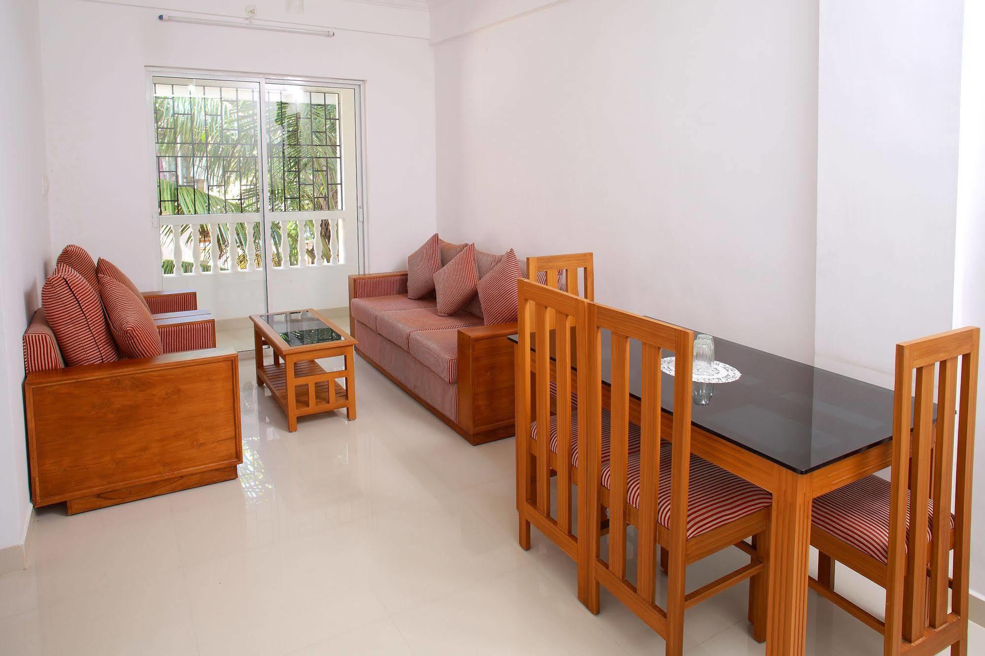 Hotel Phils' Residency&Banquets à Kochi Extérieur photo