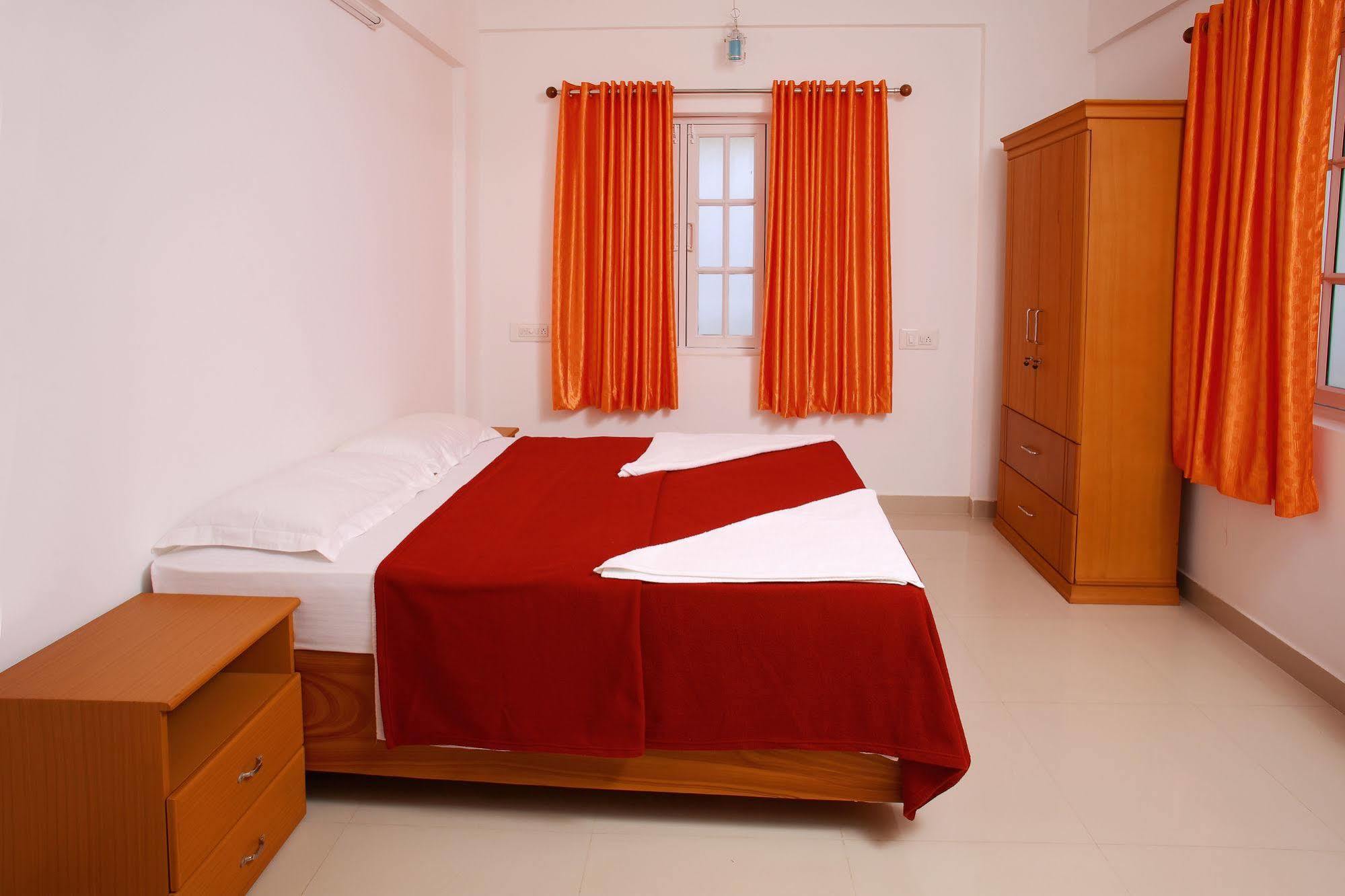 Hotel Phils' Residency&Banquets à Kochi Extérieur photo
