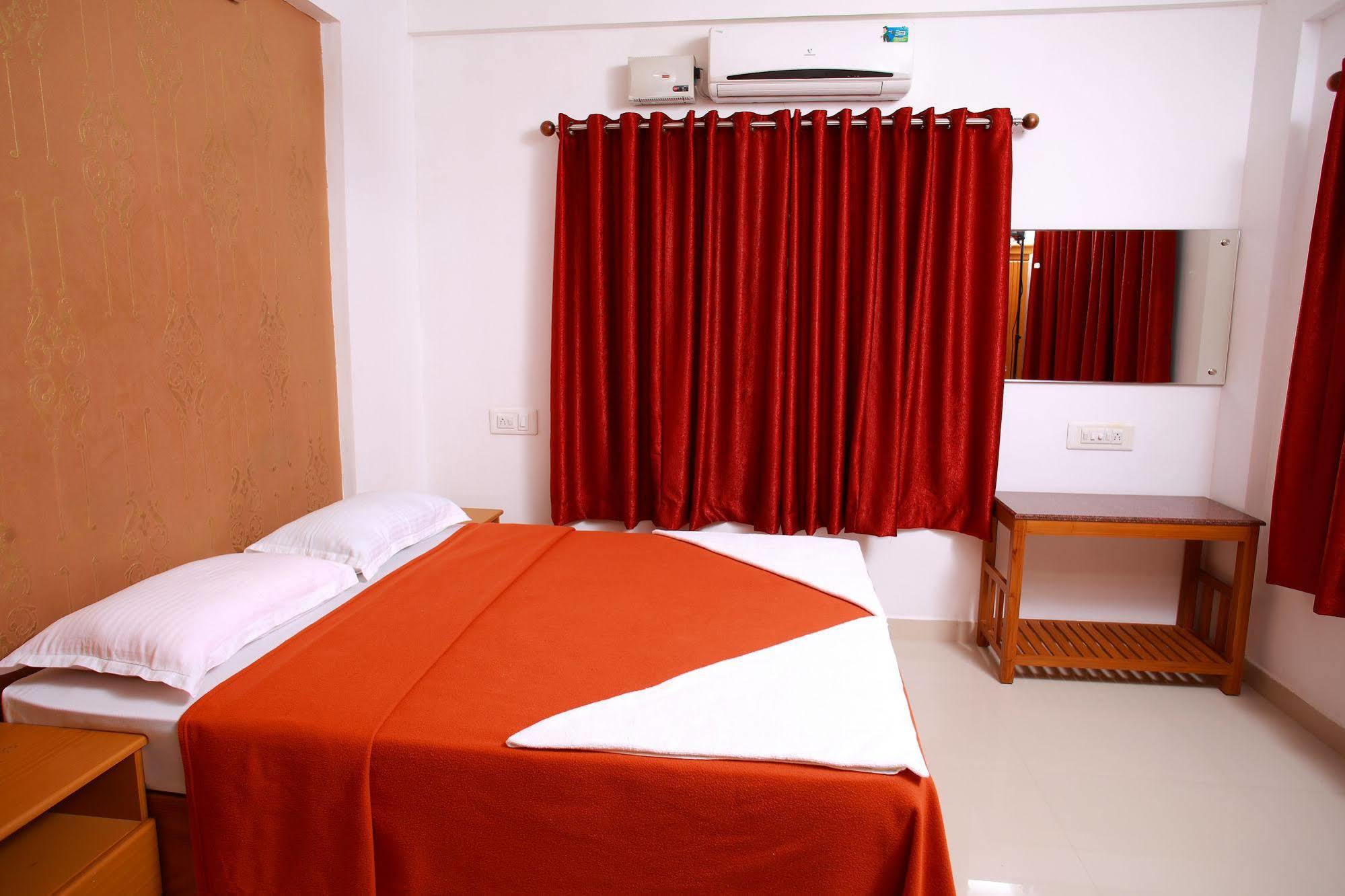 Hotel Phils' Residency&Banquets à Kochi Extérieur photo