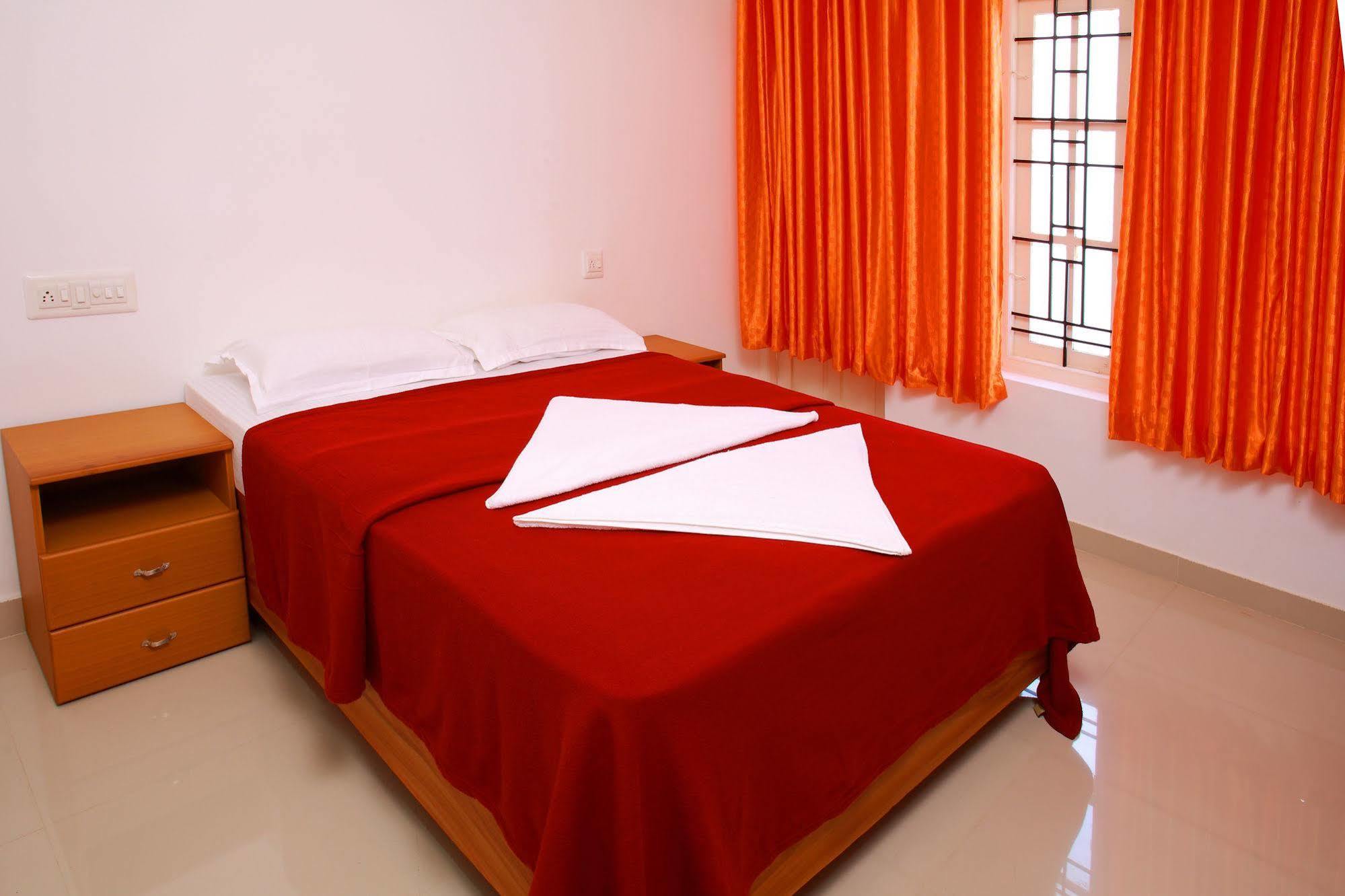 Hotel Phils' Residency&Banquets à Kochi Extérieur photo